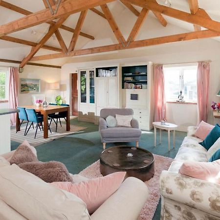 Spacious Swallow Cottage Tisbury Eksteriør bilde