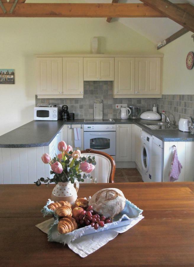 Spacious Swallow Cottage Tisbury Eksteriør bilde