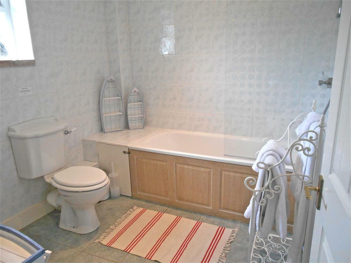 Spacious Swallow Cottage Tisbury Eksteriør bilde